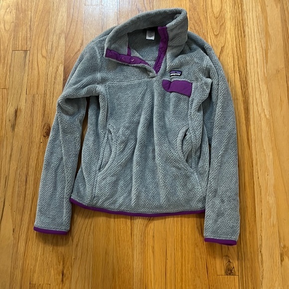 Patagonia Women's Fleece | Cozy & Sustainable | Perfect for Layering - Picture 1 of 3